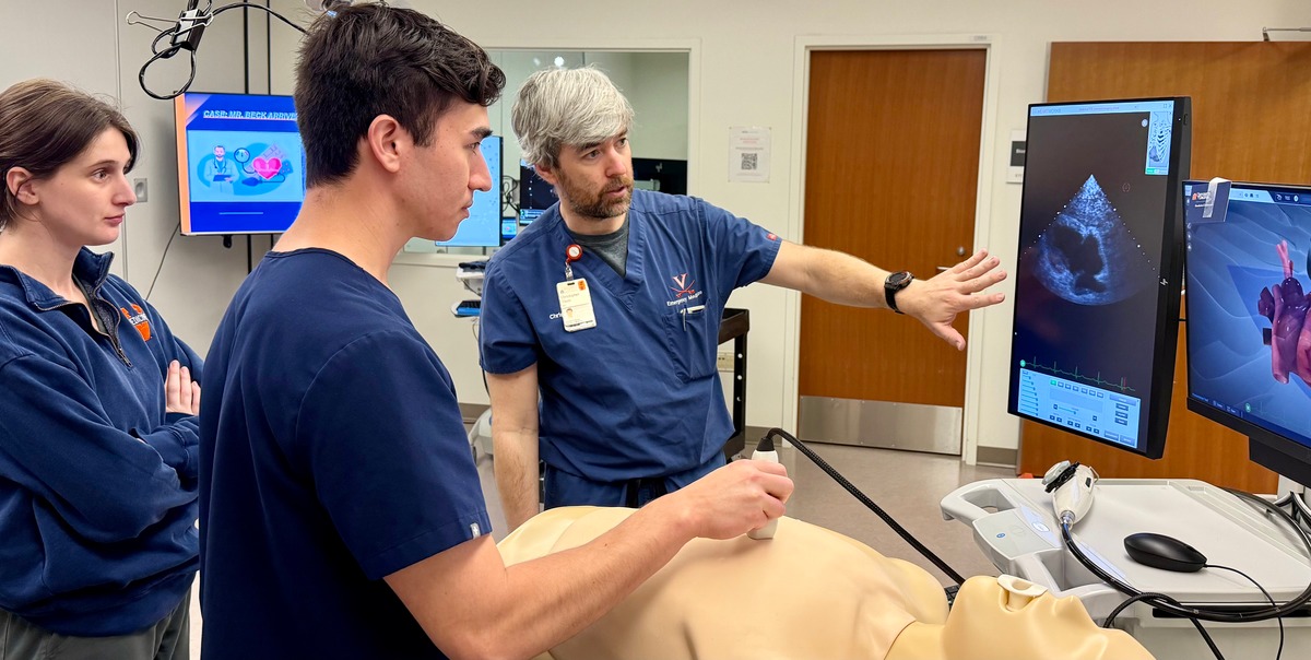 UVA Emergency Medicine faculty teaching ultrasound to medical students